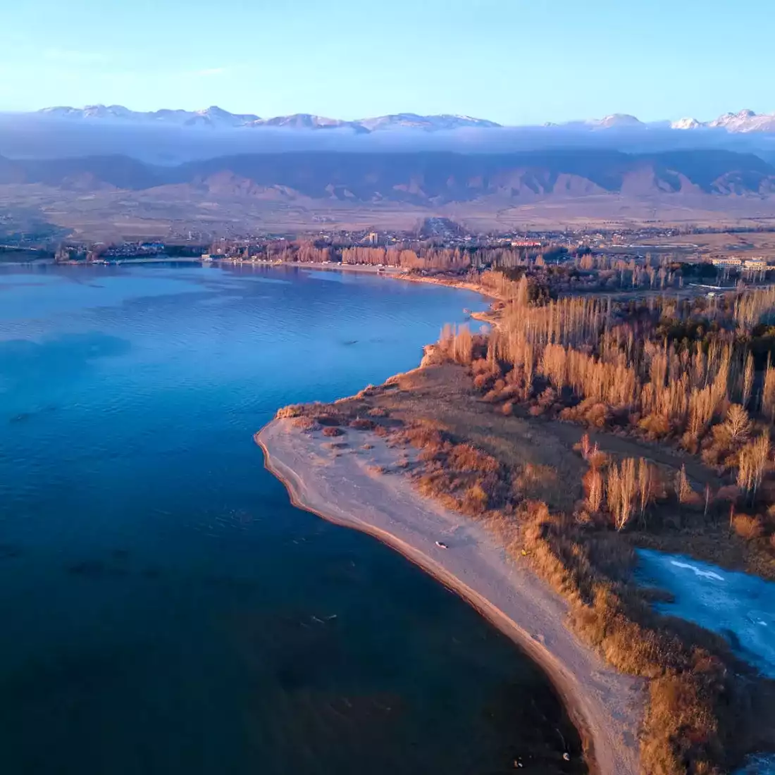 Прибрежье озера Иссык Куль Кыргызстан